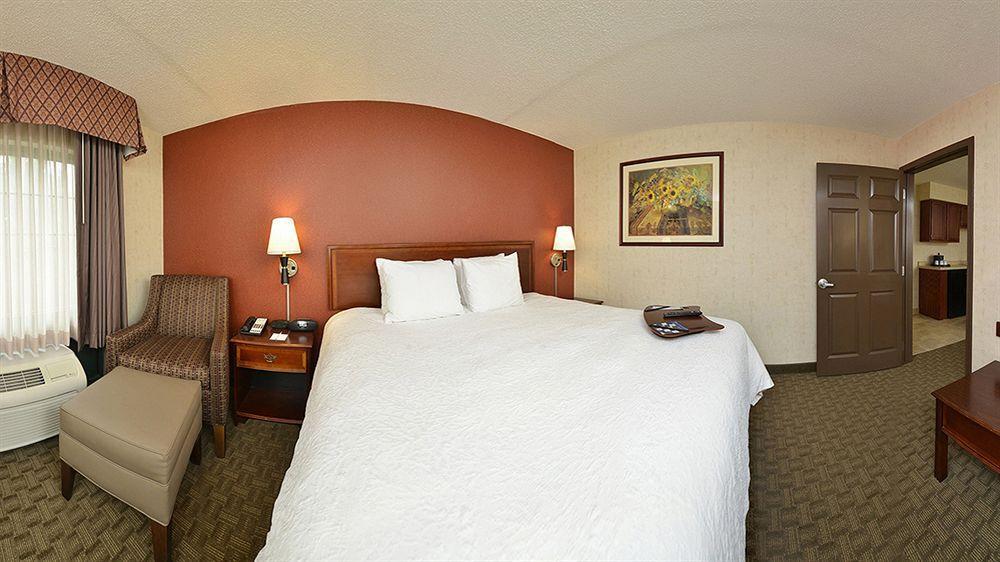 Hampton Inn East Aurora Eksteriør billede